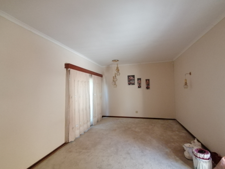 5 Bedroom Property for Sale in Vaal Park North West